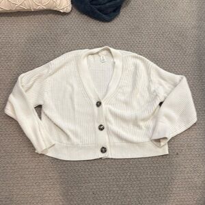 H&M knit button front cardigan in White. Size M.